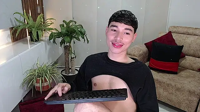 Snapshot of cod_dolll chatting on September 24, 11:32 pm cod dolll online show from September 24, 11:32 pm