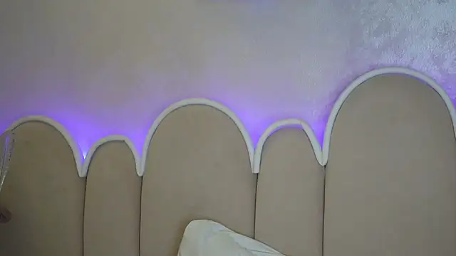 Snapshot of Alice_Voss chatting on June 27, 12:22 pm Alice Voss online show from June 27, 12:22 pm