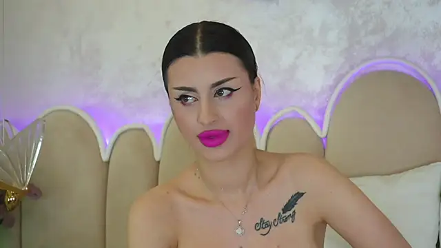 Snapshot of Alice_Voss chatting on May 13, 6:31 am Alice Voss online show from May 13, 6:31 am