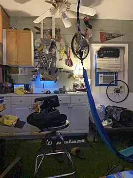 Polaroid White online show from November 21, 8:46 am