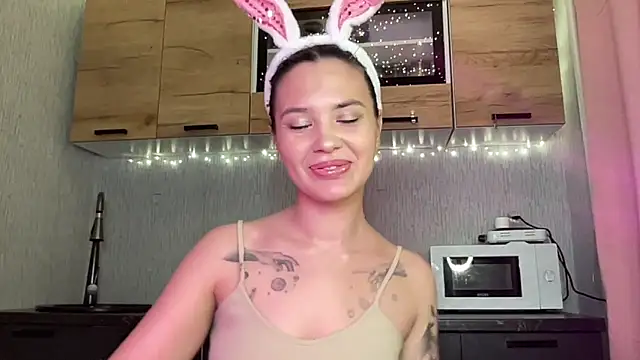 Just Scarlet  online show from December 19, 12:29 pm