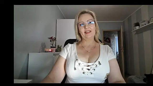 DianaLive online show from February 3, 9:25 am