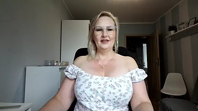 DianaLive online show from June 18, 6:45 am