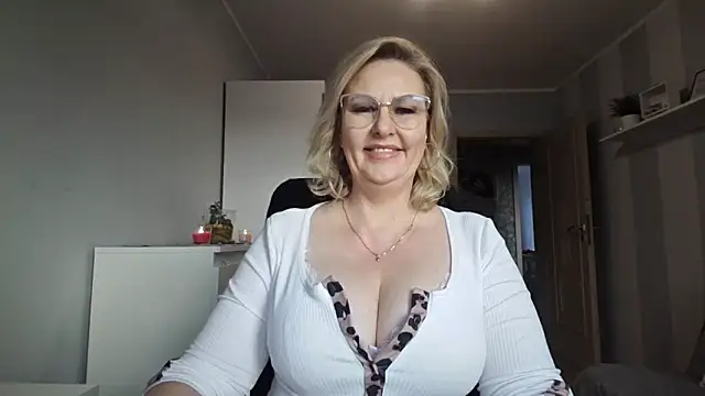 DianaLive online show from February 25, 7:30 am