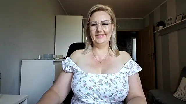 DianaLive online show from May 23, 8:24 am