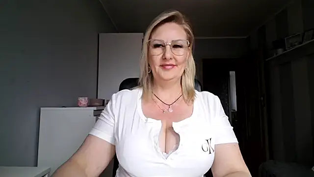 DianaLive online show from April 13, 9:46 am