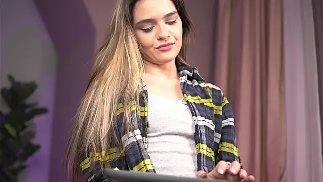 RobertaRosetti online show from February 8, 11:08 am