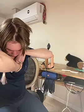 femboybandi online show from February 21, 12:23 am