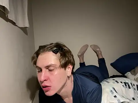 femboybandi online show from February 14, 1:39 am