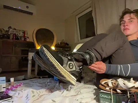 femboybandi online show from December 23, 3:06 am