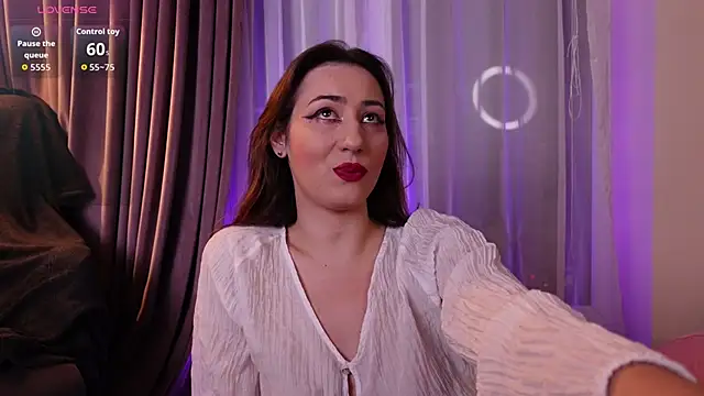 IsoldeBlis online show from October 22, 6:07 pm