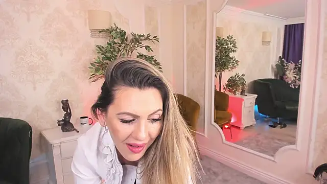 Snapshot of LexySinner chatting on March 20, 8:40 pm LexySinner online show from March 20, 8:40 pm
