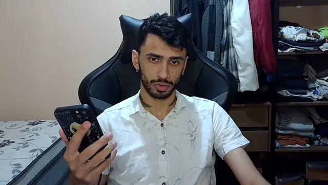 Snapshot of iendriw chatting on February 21, 3:41 am iendriw online show from February 21, 3:41 am