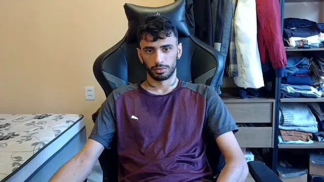 Snapshot of iendriw chatting on February 10, 9:14 pm iendriw online show from February 10, 9:14 pm