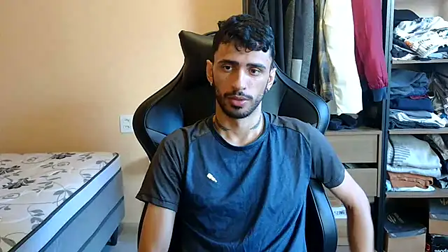 Snapshot of iendriw chatting on February 18, 10:44 am iendriw online show from February 18, 10:44 am