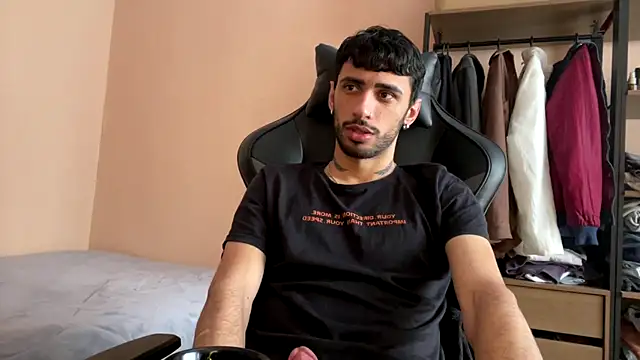 Snapshot of iendriw chatting on October 31, 2:13 pm iendriw online show from October 31, 2:13 pm