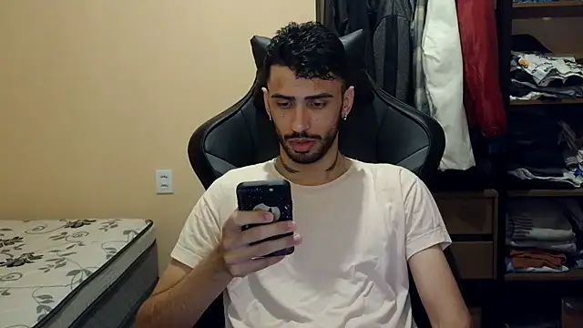 Snapshot of iendriw chatting on February 17, 6:00 am iendriw online show from February 17, 6:00 am