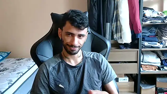 Snapshot of iendriw chatting on February 19, 1:41 pm iendriw online show from February 19, 1:41 pm