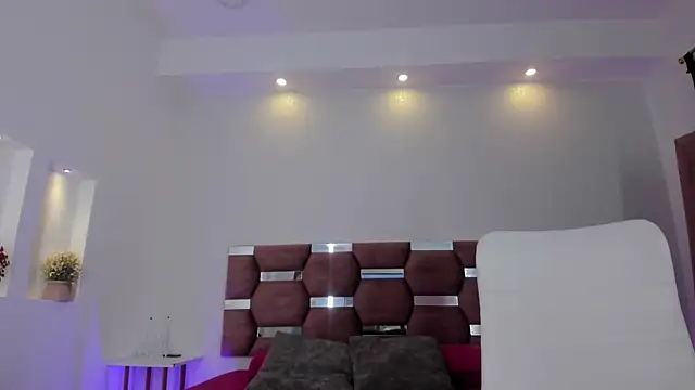 Roxana Karlsson online show from March 8, 11:37 am