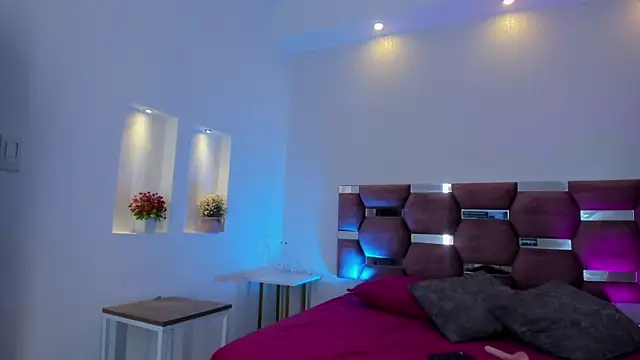 Roxana Karlsson online show from March 16, 11:38 am