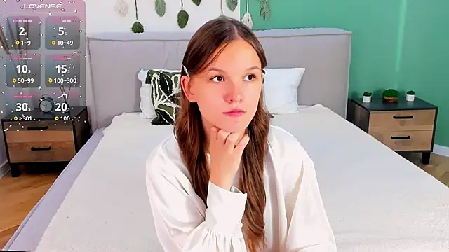 Amber Rogers online show from October 8, 2:18 pm