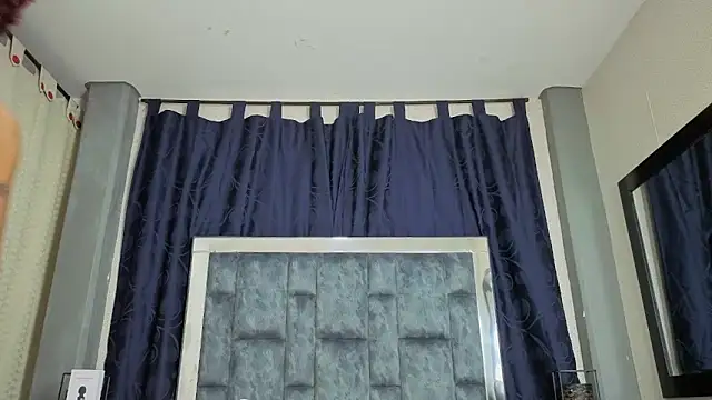 Effie cooper online show from November 10, 8:14 pm