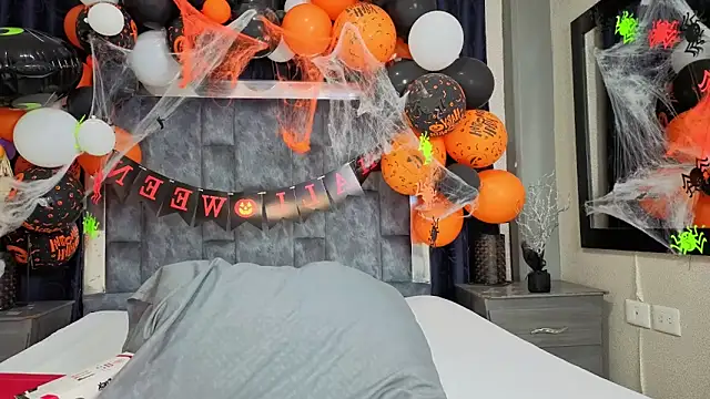 Effie cooper online show from October 27, 7:15 pm