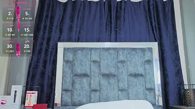 Snapshot of Effie_cooper chatting on September 10, 7:35 pm Effie cooper online show from September 10, 7:35 pm