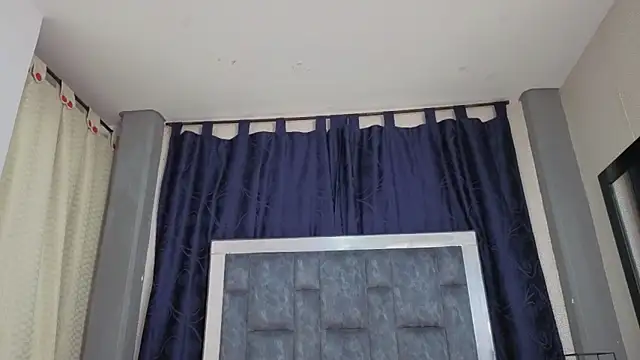 Snapshot of Effie_cooper chatting on September 21, 6:13 pm Effie cooper online show from September 21, 6:13 pm
