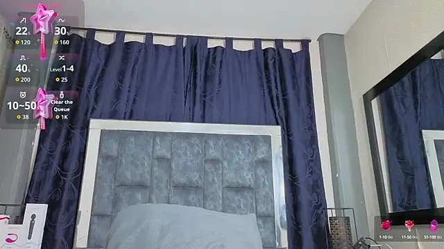 Snapshot of Effie_cooper chatting on September 12, 8:08 pm Effie cooper online show from September 12, 8:08 pm
