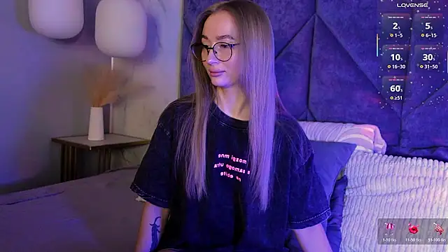 VictoriaLights online show from February 13, 6:13 am