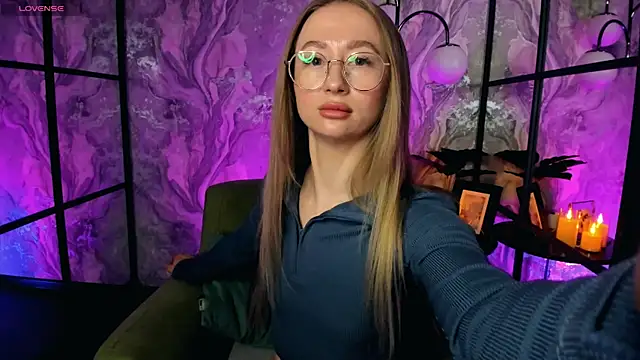 VictoriaLights online show from May 3, 5:56 am