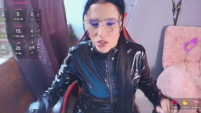 Snapshot of SophiTay chatting on November 4, 6:33 pm SophiTay online show from November 4, 6:33 pm