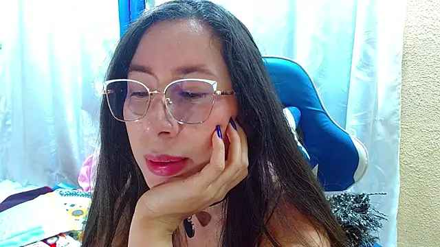 Gia leinn online show from February 5, 2:35 pm