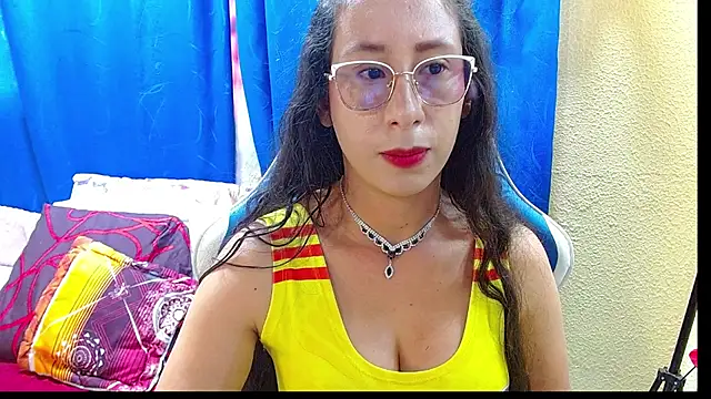Snapshot of Gia_leinn chatting on July 7, 6:33 pm Gia leinn online show from July 7, 6:33 pm