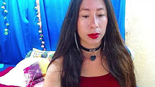 Gia leinn online show from April 1, 1:52 pm