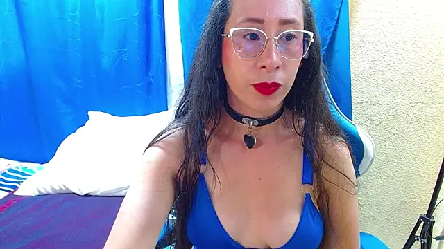 Snapshot of Gia_leinn chatting on June 4, 9:19 pm Gia leinn online show from June 4, 9:19 pm