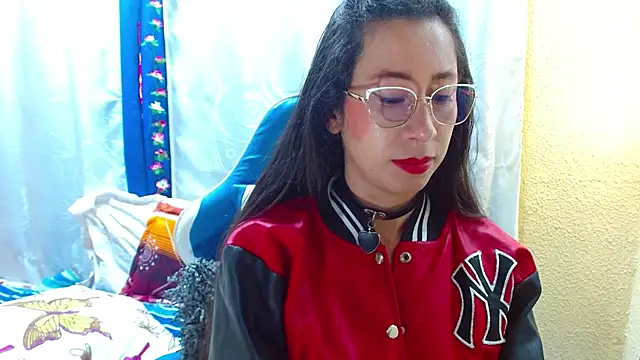 Gia leinn online show from February 6, 2:35 pm