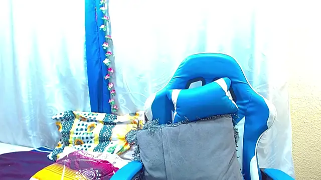 Gia leinn online show from March 2, 2:02 pm