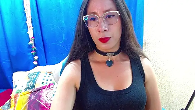 Gia leinn online show from March 31, 8:55 pm