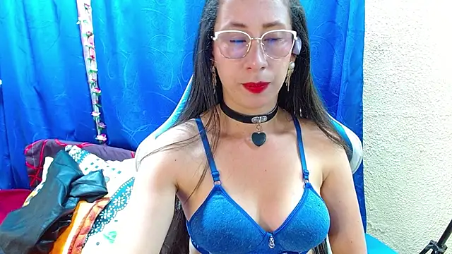 Gia leinn online show from April 11, 9:51 pm