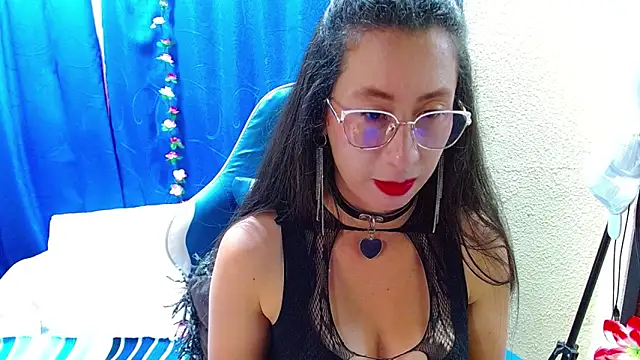 Gia leinn online show from April 28, 10:03 pm