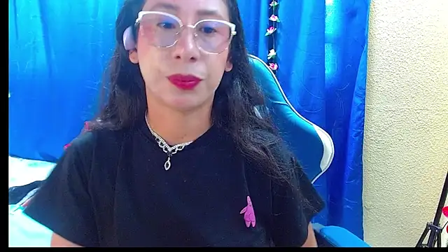 Snapshot of Gia_leinn chatting on June 29, 9:03 pm Gia leinn online show from June 29, 9:03 pm