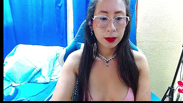 Snapshot of Gia_leinn chatting on June 25, 3:50 pm Gia leinn online show from June 25, 3:50 pm