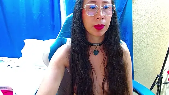 Snapshot of Gia_leinn chatting on June 4, 2:38 am Gia leinn online show from June 4, 2:38 am