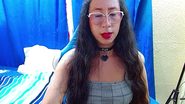 Gia leinn online show from May 24, 3:34 pm