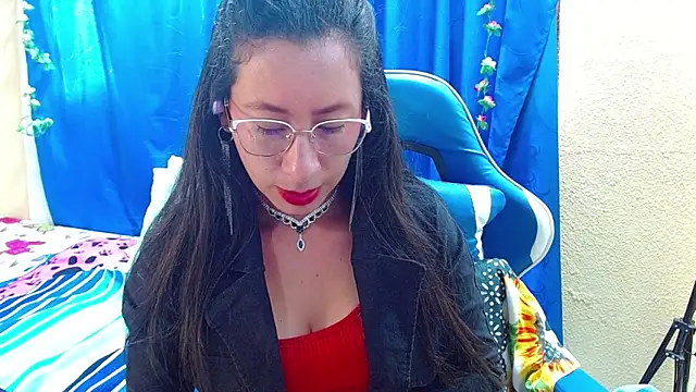 Snapshot of Gia_leinn chatting on June 16, 3:34 pm Gia leinn online show from June 16, 3:34 pm