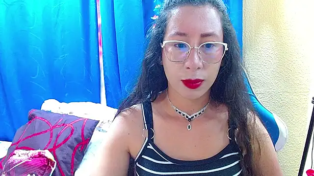 Snapshot of Gia_leinn chatting on July 8, 2:51 pm Gia leinn online show from July 8, 2:51 pm