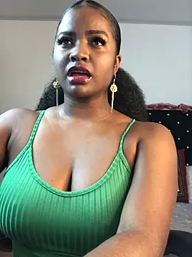 Snapshot of ValerieBlakee chatting on December 1, 10:10 pm ValerieBlakee online show from December 1, 10:10 pm