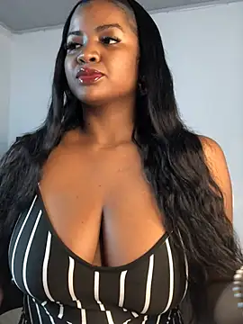 Snapshot of ValerieBlakee chatting on June 12, 6:27 pm ValerieBlakee online show from June 12, 6:27 pm